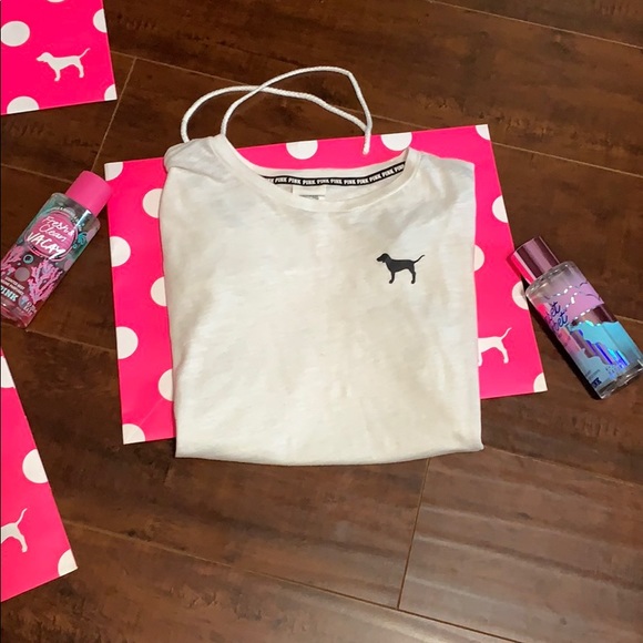 ❌ SOLD ❌ Pink Victoria Secret white short sleeve - Picture 6 of 8